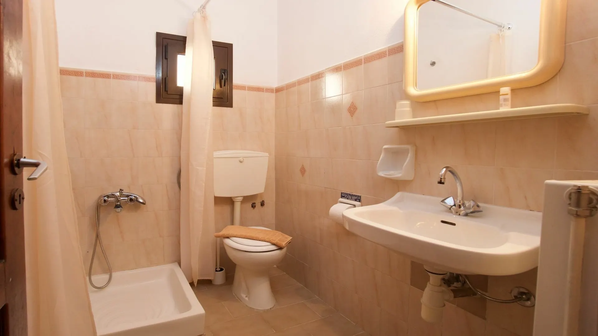 Minas Apartments フィスカルドン